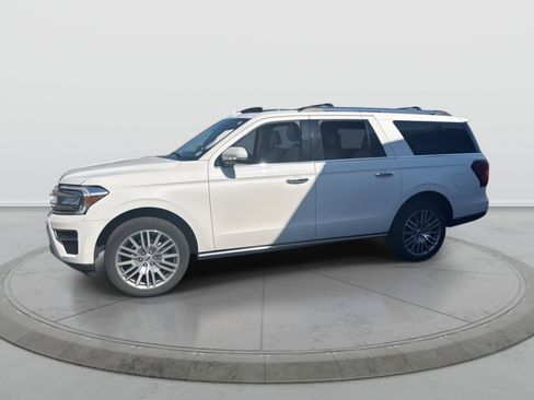 Used 2022 Ford Expedition Max Limited image 4