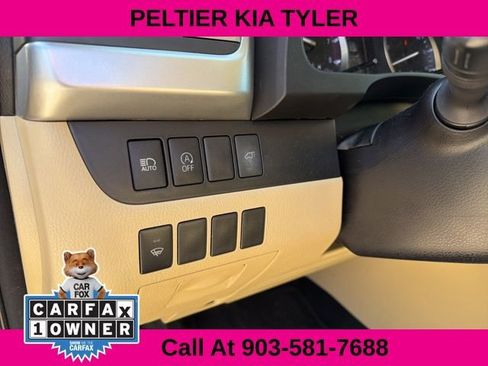 Used 2017 Toyota Highlander XLE image 18