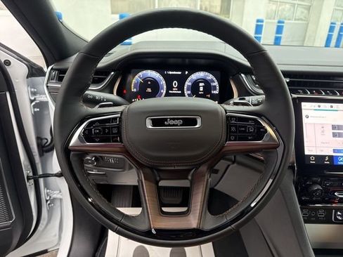 New 2025 Jeep Grand Cherokee L Summit AWD/4WD image 2