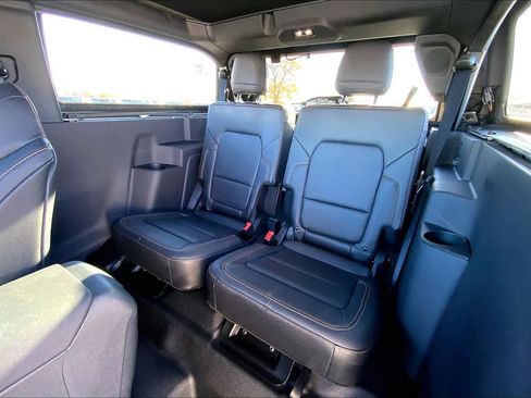 Used 2023 Ford Bronco Badlands image 21