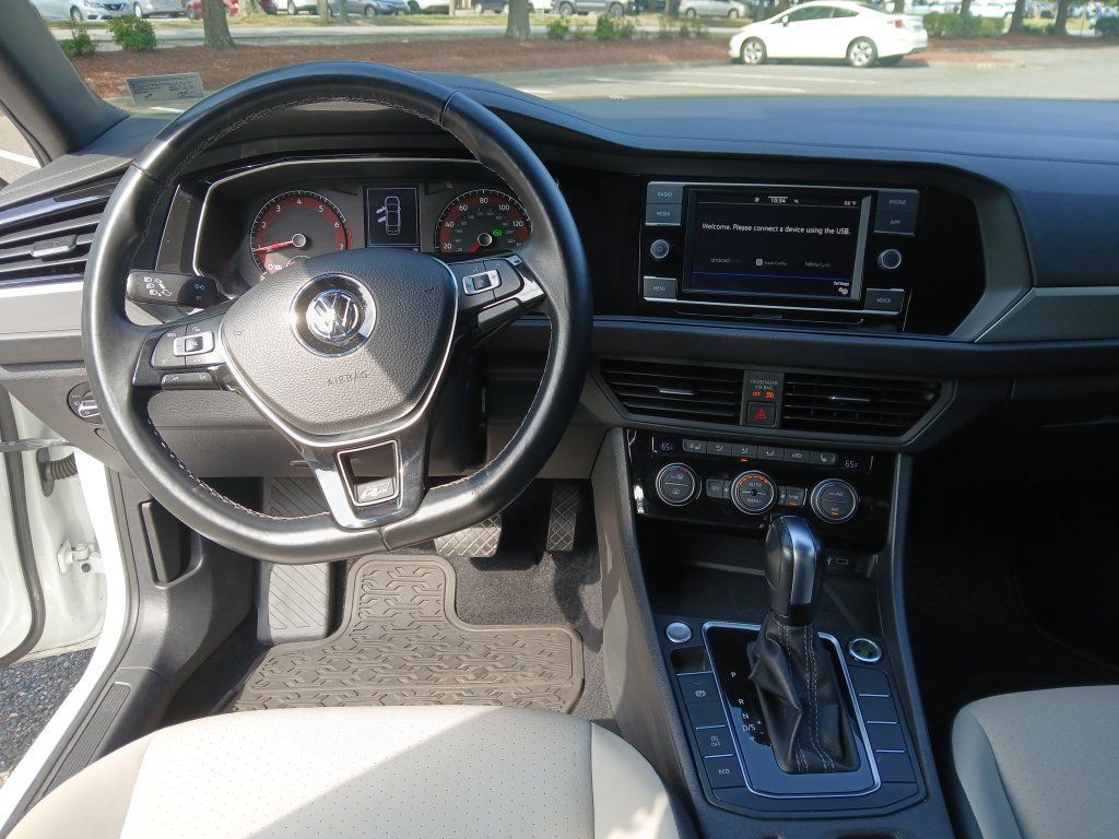 Used 2021 Volkswagen Jetta R-Line w/ R-Line Cold Weather Package FWD image 14