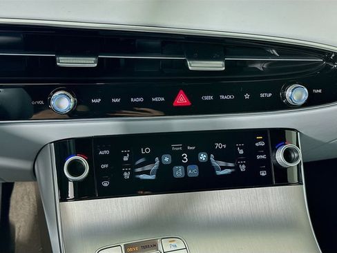 New 2026 Genesis GV70 2.5T Advanced AWD/4WD image 14