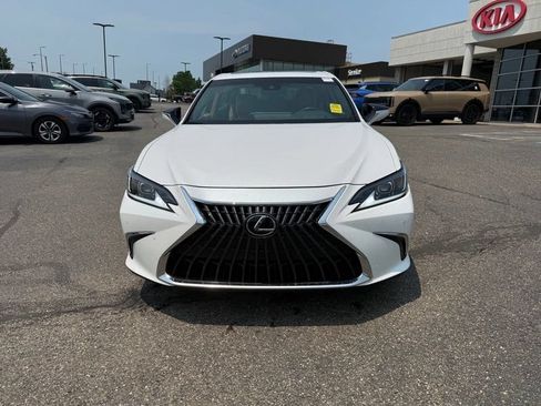 Used 2024 Lexus ES 300h w/ Accessory Package (Z1) FWD image 2