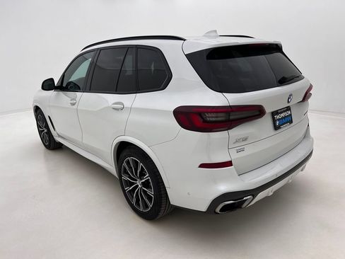 Used 2021 BMW X5 xDrive40i w/ M Sport Package image 9