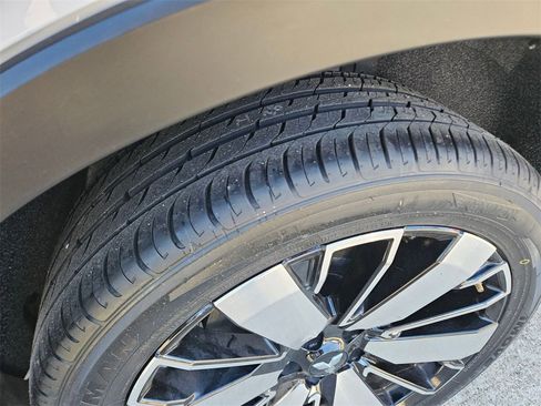 Used 2025 Mitsubishi Outlander SE image 29