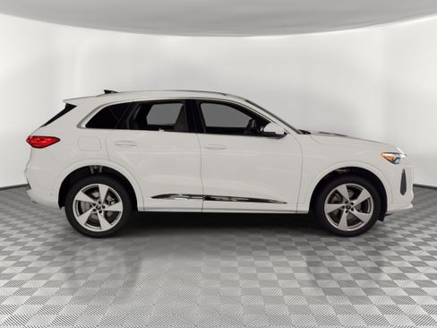 Used 2025 Audi Q5 Premium w/ Premium Plus AWD/4WD image 8