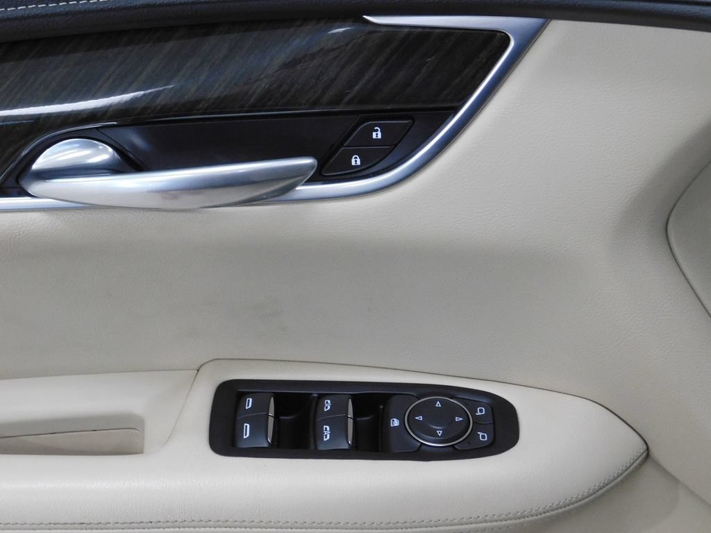 Used 2017 Cadillac XT5 FWD image 20