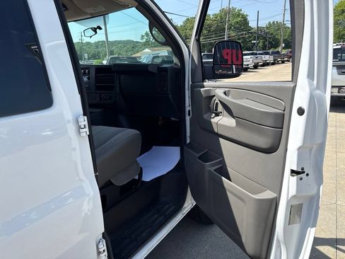 Used 2015 Chevrolet Express 3500 LT w/ LT Preferred Equipment Group RWD image 35