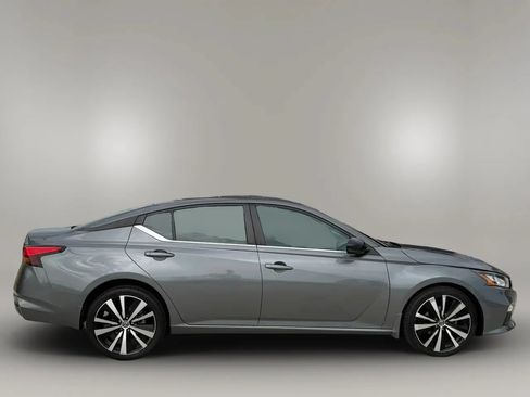 Used 2020 Nissan Altima 2.5 SR w/ Premium Package AWD/4WD image 9