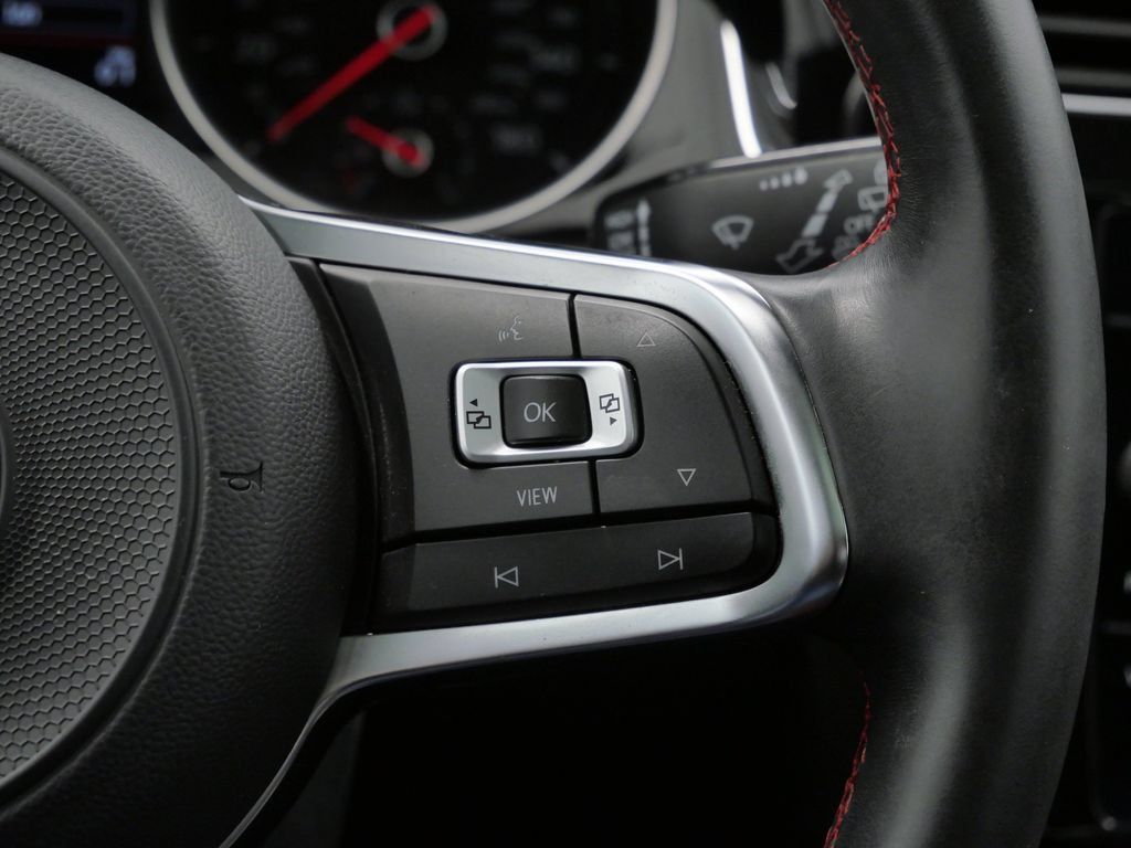 Used 2020 Volkswagen GTI SE FWD image 22