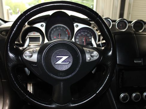 Used 2012 Nissan 370Z Coupe w/ Sport Pkg RWD image 11