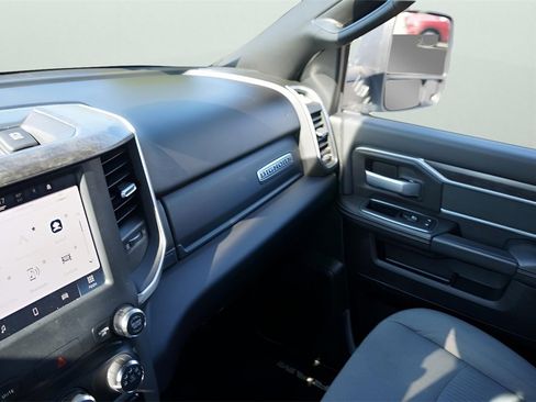 Used 2024 RAM 2500 Big Horn image 28