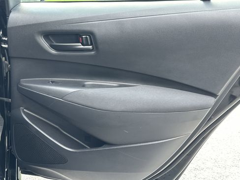 Used 2022 Toyota Corolla LE image 16