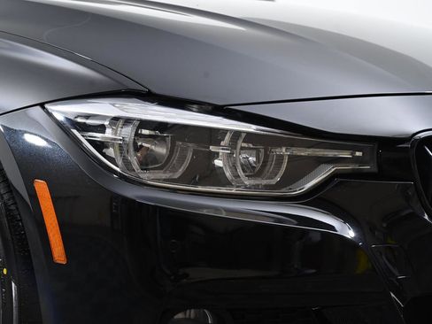 Used 2017 BMW 330i xDrive Sedan image 4