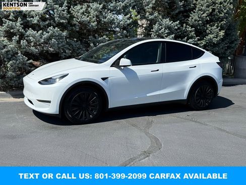 Used 2023 Tesla Model Y Long Range AWD/4WD image 1