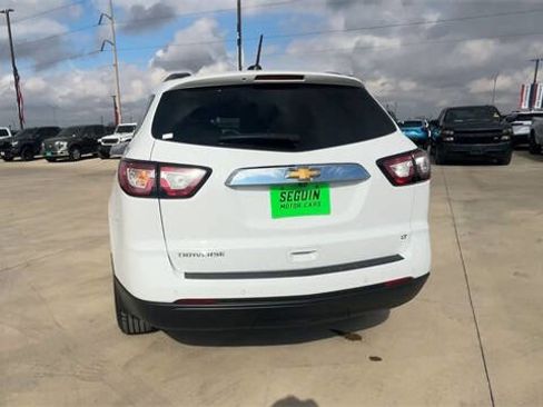 Used 2017 Chevrolet Traverse LT image 7