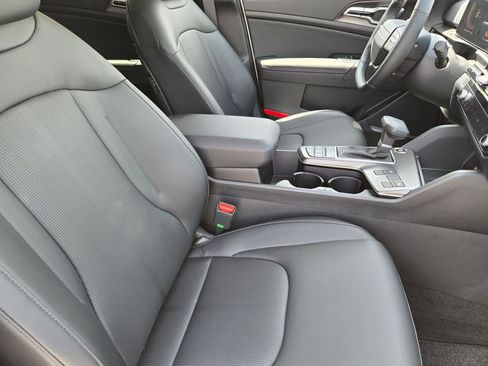 New 2026 Kia Sportage EX FWD image 11