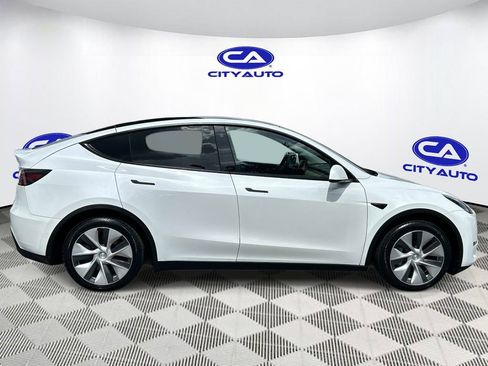 Used 2021 Tesla Model Y Long Range AWD/4WD image 2