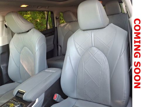 Used 2021 Toyota Highlander Platinum AWD/4WD image 11