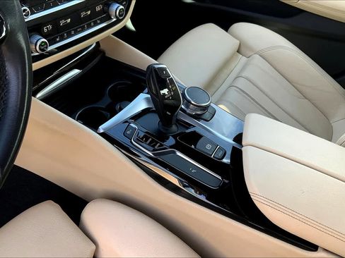 Used 2018 BMW 530i image 16