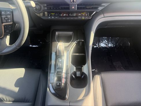 Certified 2026 Toyota Crown AWD/4WD image 11