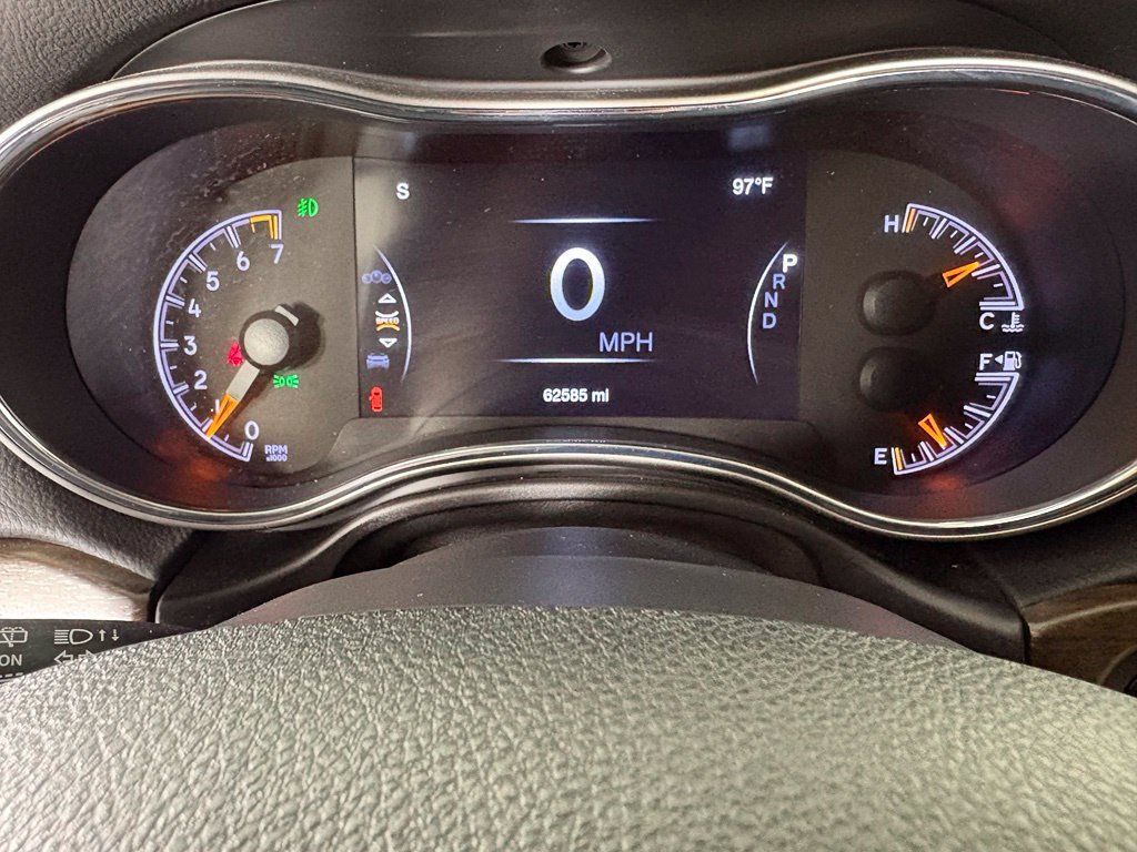 Used 2018 Jeep Grand Cherokee Laredo AWD/4WD image 26