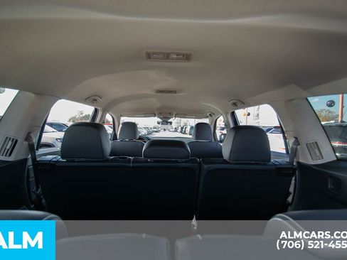 Used 2025 Volkswagen Atlas SE image 14