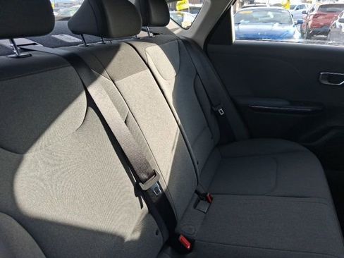 Used 2025 Kia K4 LXS image 9