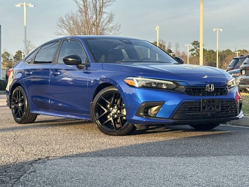 Used 2022 Honda Civic Sport image 2