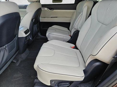 Used 2024 Hyundai Palisade Calligraphy FWD image 18