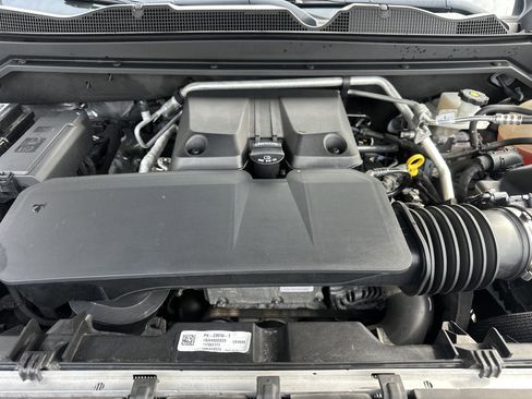 Used 2023 GMC Canyon AT4 w/ AT4 Premium Package image 9