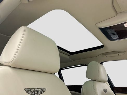 Used 2016 Bentley Mulsanne image 18