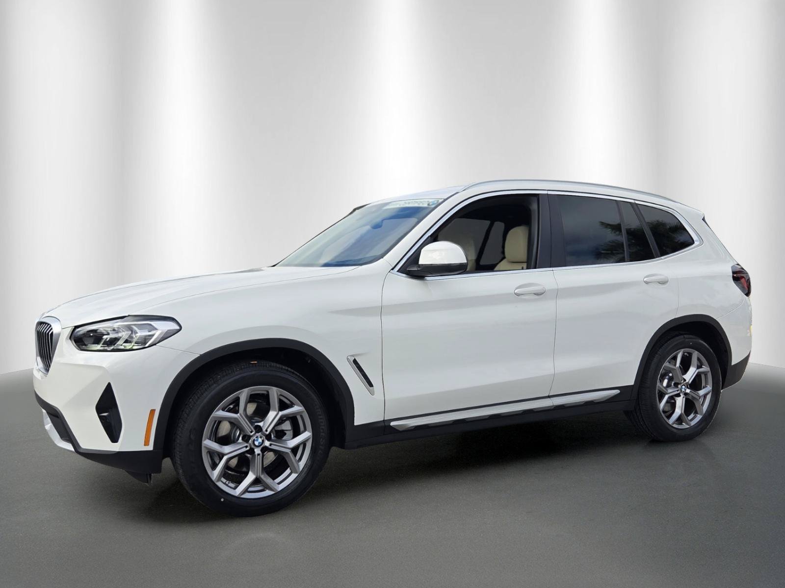 Used 2024 BMW X3 sDrive30i w/ Premium Package RWD image 3