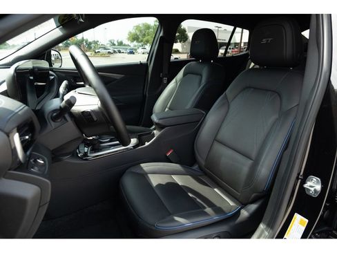 Used 2024 Buick Envista Sport Touring w/ Convenience I Package FWD image 12