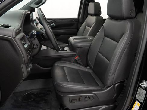 Certified 2023 Chevrolet Tahoe Z71 w/ Luxury Package AWD/4WD image 8