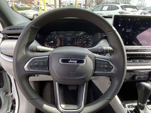 Used 2024 Jeep Compass Latitude image 22