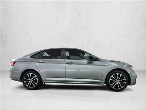 Used 2025 Volkswagen Jetta Sport FWD image 4