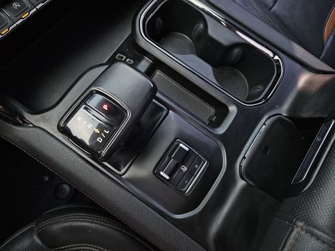 Used 2023 GMC Sierra 1500 AT4 AWD/4WD image 19