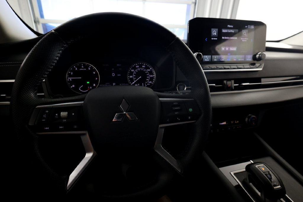 Used 2023 Mitsubishi Outlander SE FWD image 19