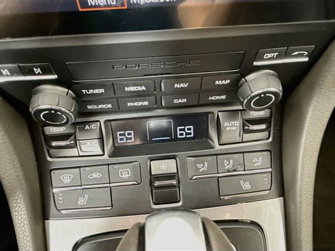 Certified 2024 Porsche 718 Cayman RWD image 20
