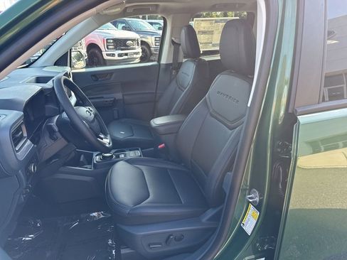 New 2025 Ford Maverick Lariat w/ Black Appearance Package image 11