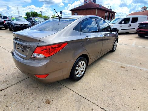 Used 2014 Hyundai Accent GLS image 6