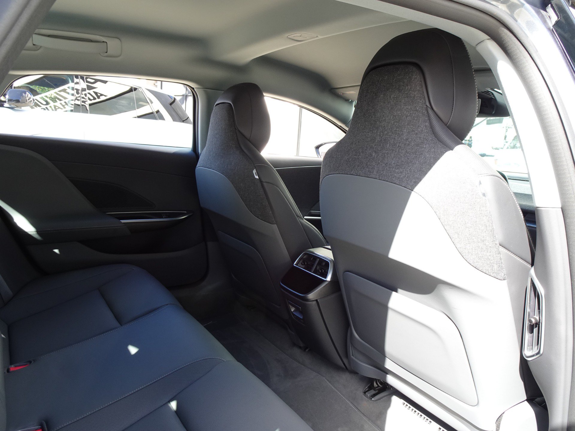 Used 2025 Lucid Air Touring AWD/4WD image 17