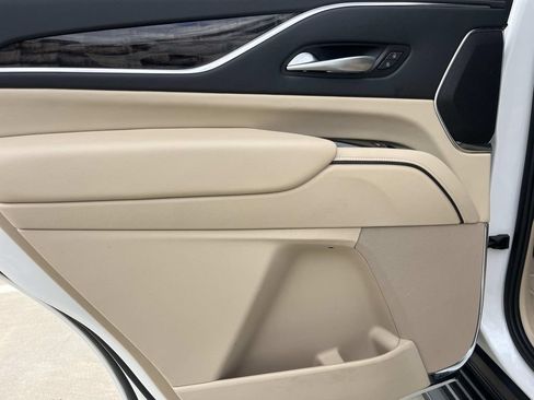 Certified 2023 Cadillac Escalade Premium Luxury AWD/4WD image 19