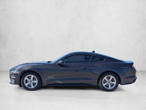 Used 2022 Ford Mustang Coupe image 9