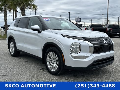 Used 2023 Mitsubishi Outlander ES image 7