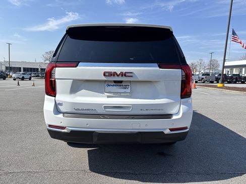 New 2026 GMC Yukon XL Elevation w/ Elevation Premium Package AWD/4WD image 9