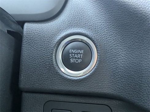 Used 2022 Toyota Tundra SR5 w/ Convenience Package image 29