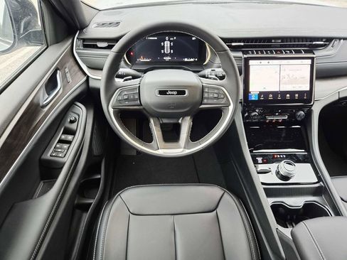 New 2025 Jeep Grand Cherokee Limited AWD/4WD image 11
