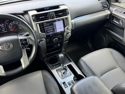 Used 2022 Toyota 4Runner SR5 Premium w/ Moonroof Package RWD image 24